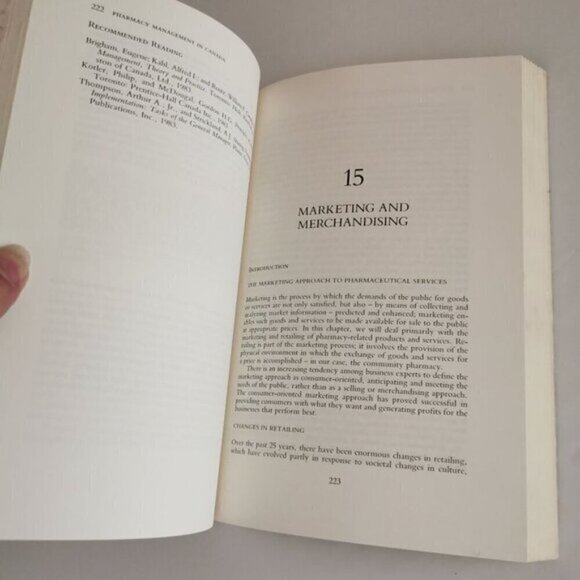 1989 Pharmacy Management in Canada, Community Based Practice Pharmacist Guide - Picture 8 of 9